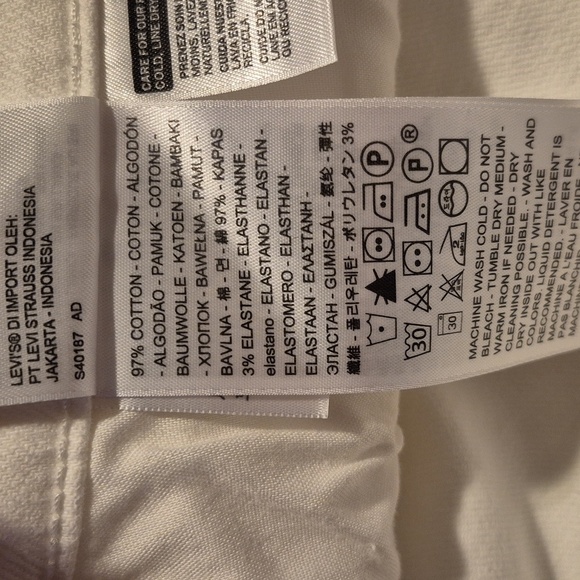Levi's women's size 24W white classic straight mid rise white jeans, NWT - Picture 14 of 14